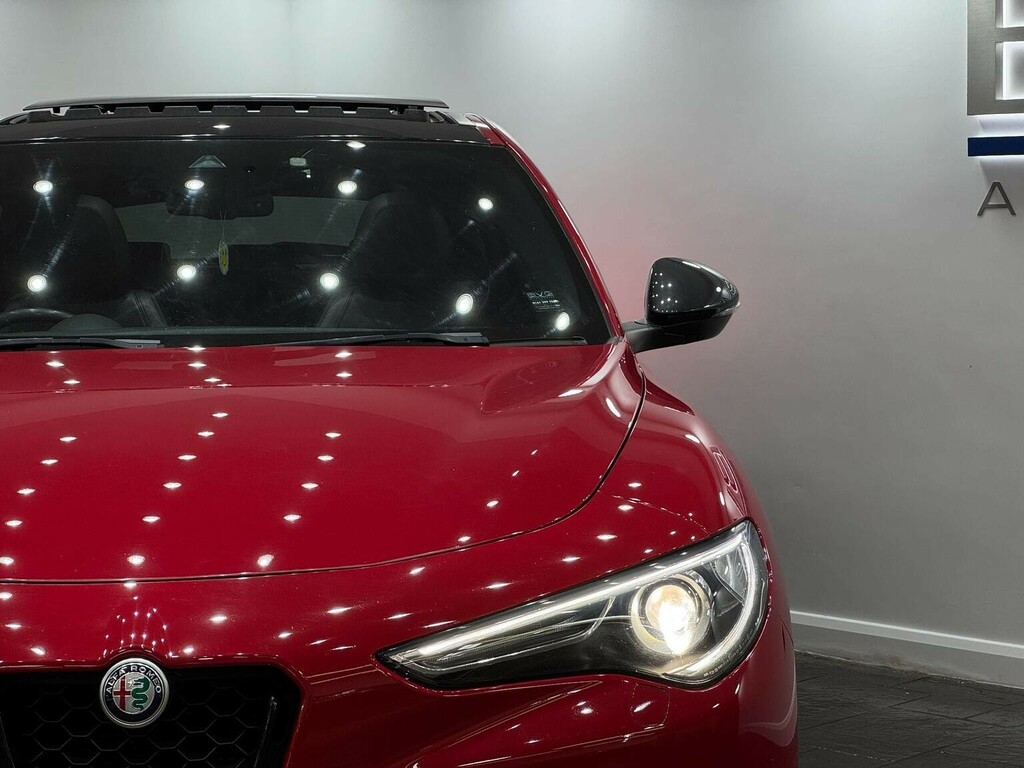 Alfa Romeo Stelvio Estate Red #10