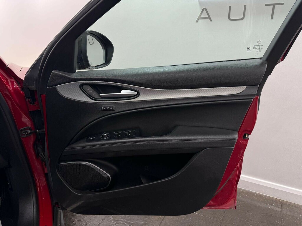 Alfa Romeo Stelvio Estate Red #20