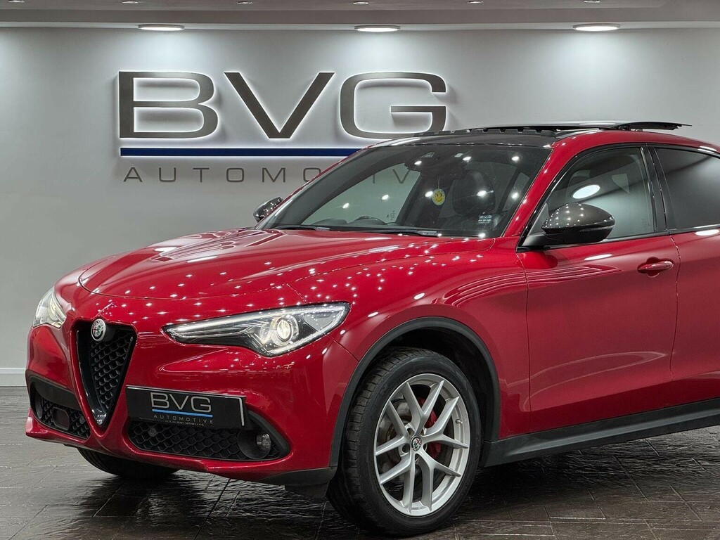 Alfa Romeo Stelvio Estate Red #9