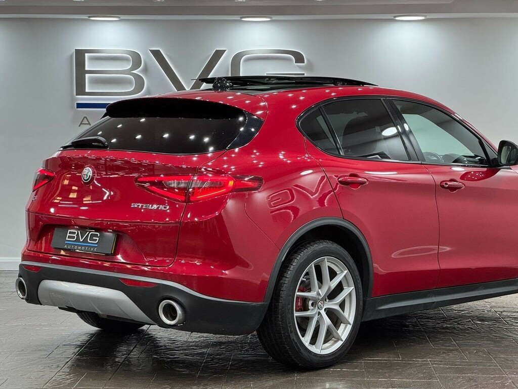 Alfa Romeo Stelvio Estate Red #13