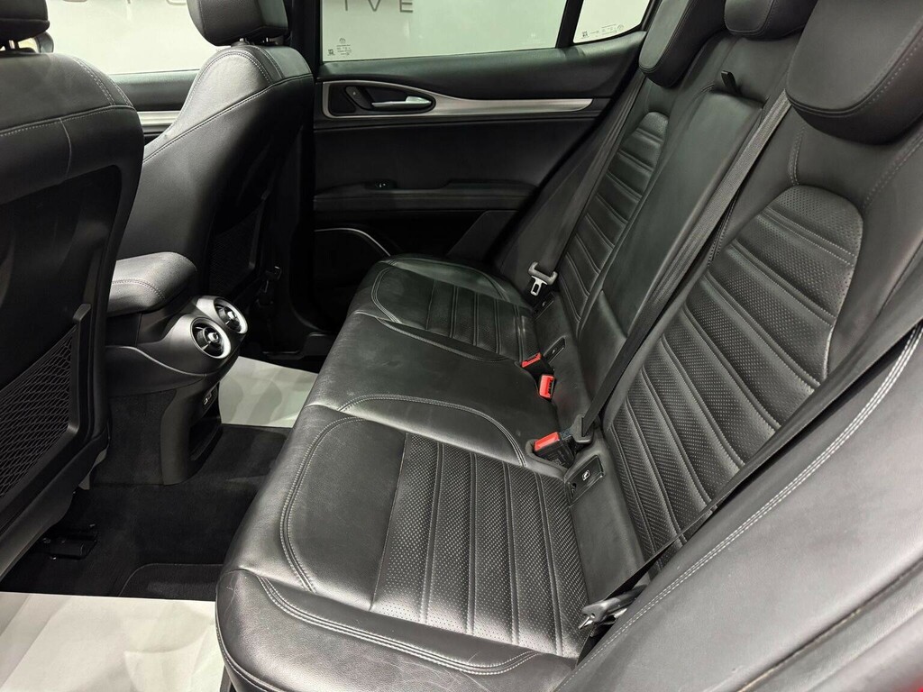 Alfa Romeo Stelvio Estate Red #43