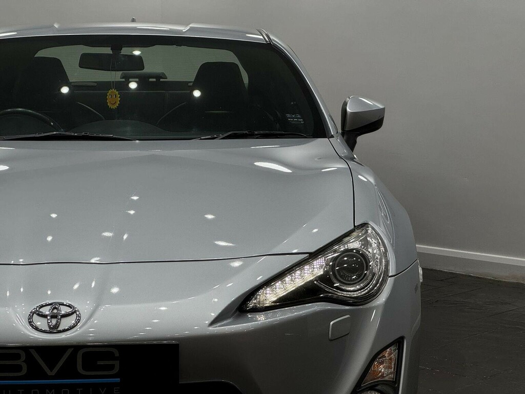 Toyota GT86 2.0 D-4s Pro White #10