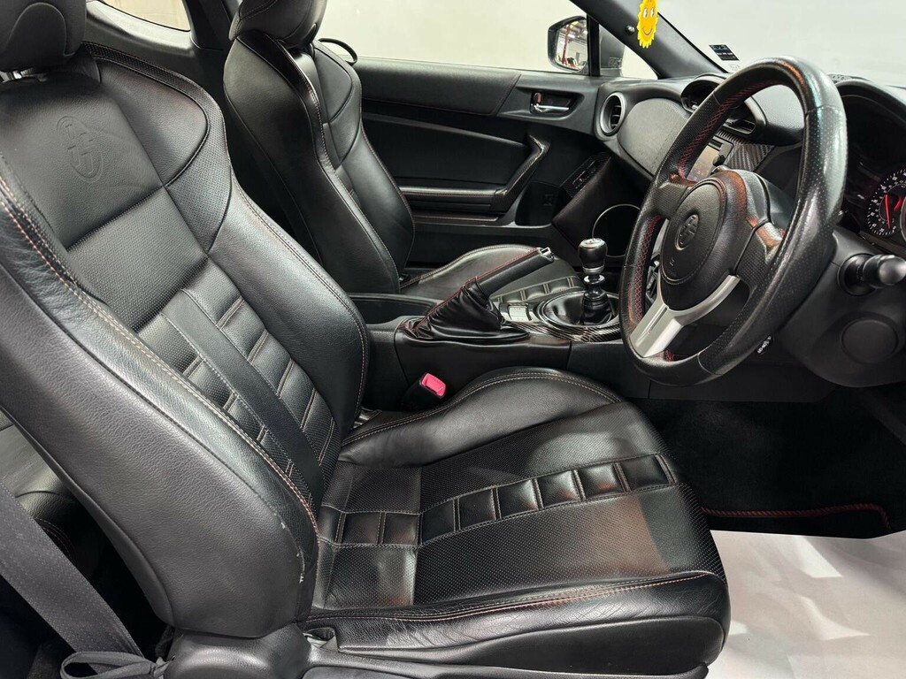Toyota GT86 2.0 D-4s Pro White #18