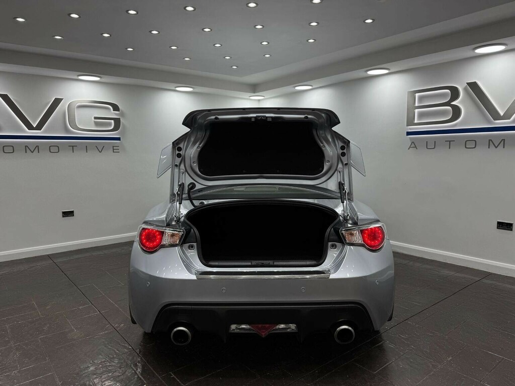 Toyota GT86 2.0 D-4s Pro White #40