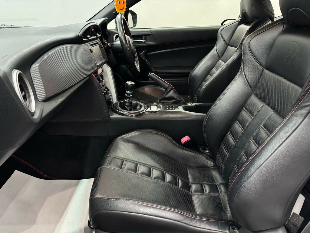 Toyota GT86 2.0 D-4s Pro White #36