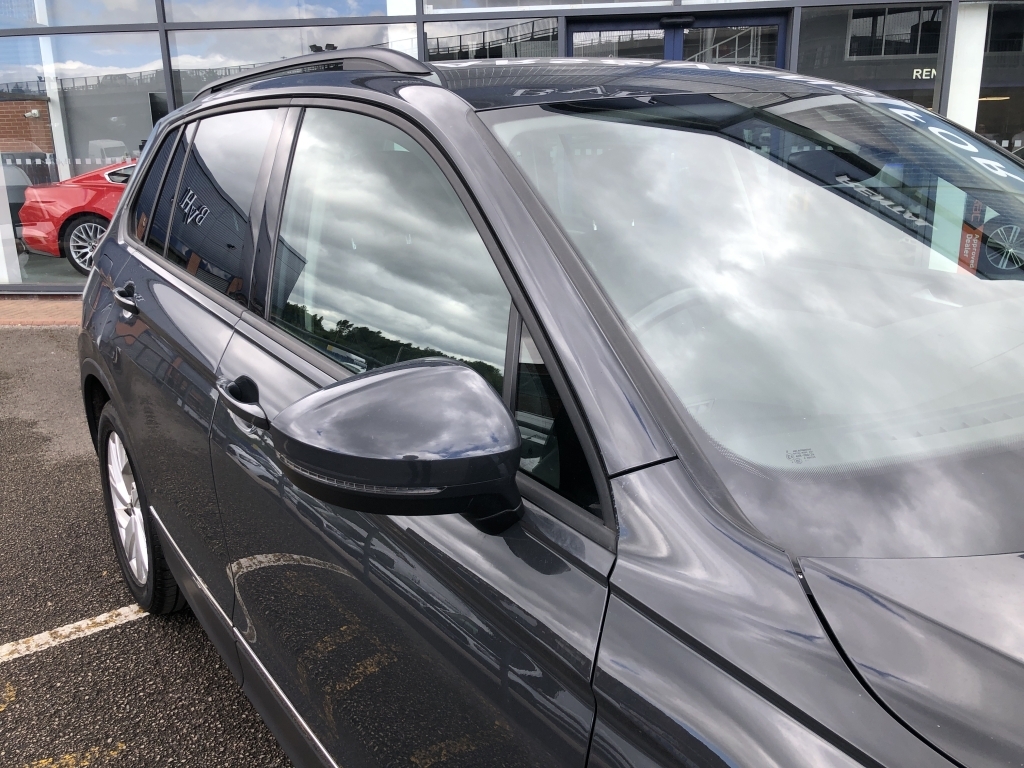 Volkswagen Tiguan Estate 1.5 Life Tsi CK22YMC Grey #6