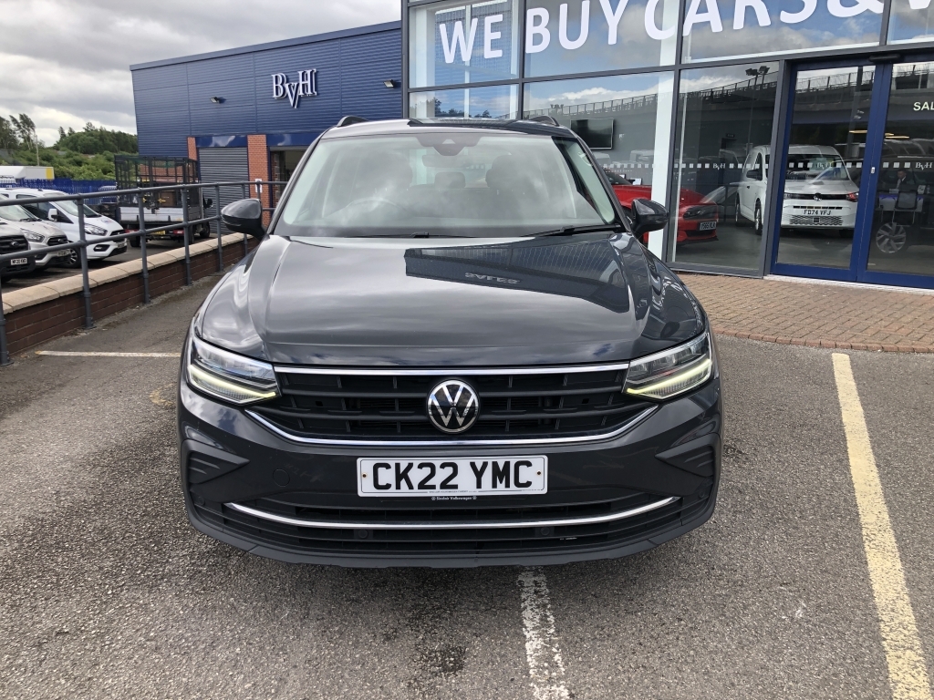 Volkswagen Tiguan Estate 1.5 Life Tsi CK22YMC Grey #3