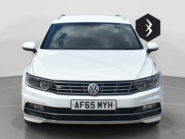 Volkswagen Passat 2.0 Tdi Bluemotion Tech R-line Estate M White #2