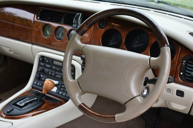 Jaguar XK8  Silver #20
