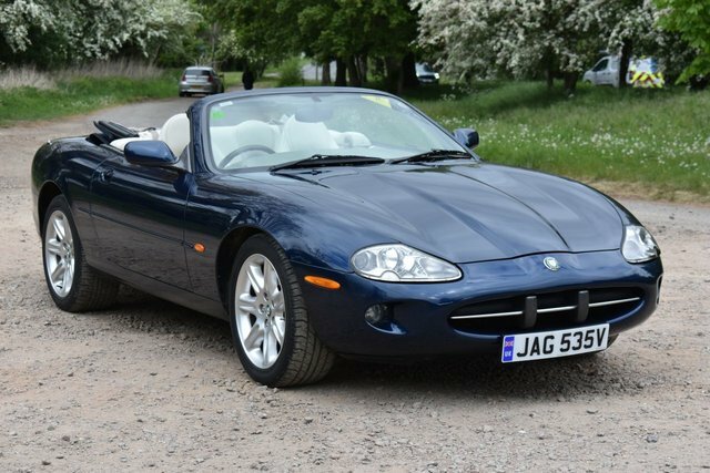 Jaguar XK8  Silver #36