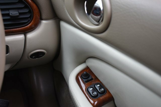 Jaguar XK8  Silver #25