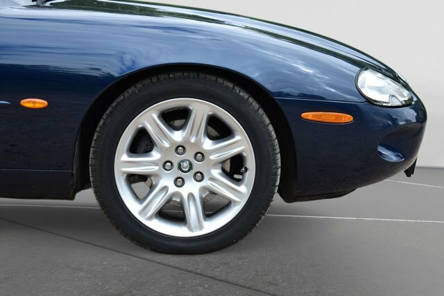 Jaguar XK8 Convertible 4.0 Convertible Blue #4