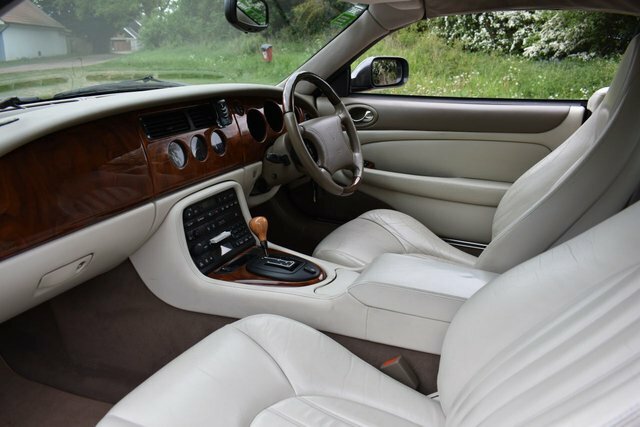 Jaguar XK8  Silver #30