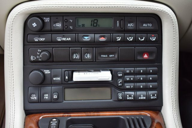 Jaguar XK8  Silver #22