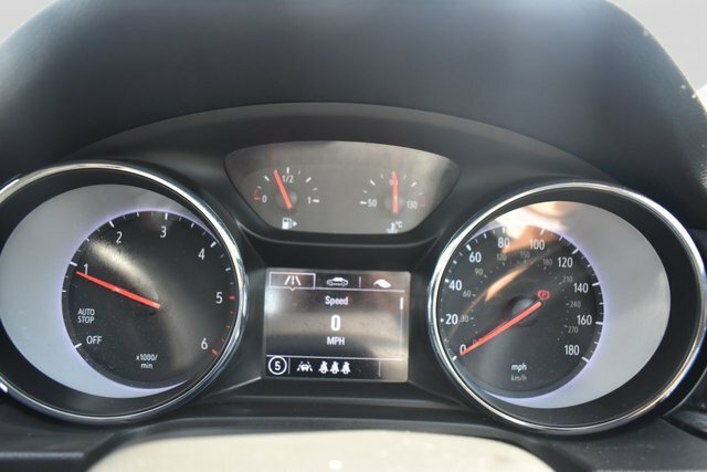 Vauxhall Insignia 1.6 Turbo D 136 Design White #10