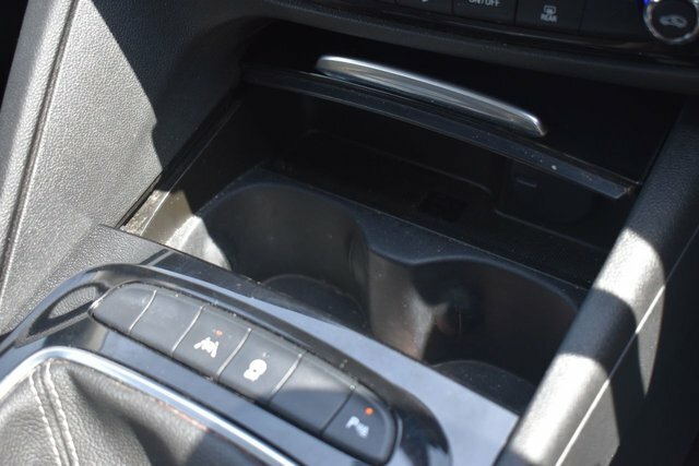 Vauxhall Insignia 1.6 Turbo D 136 Design White #22