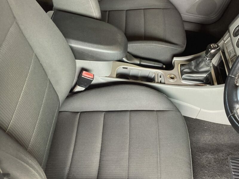 Ford Focus Hatchback MV61KFN White #4