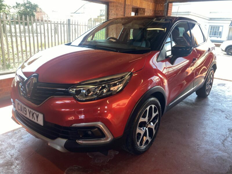 Renault Captur Suv Red
