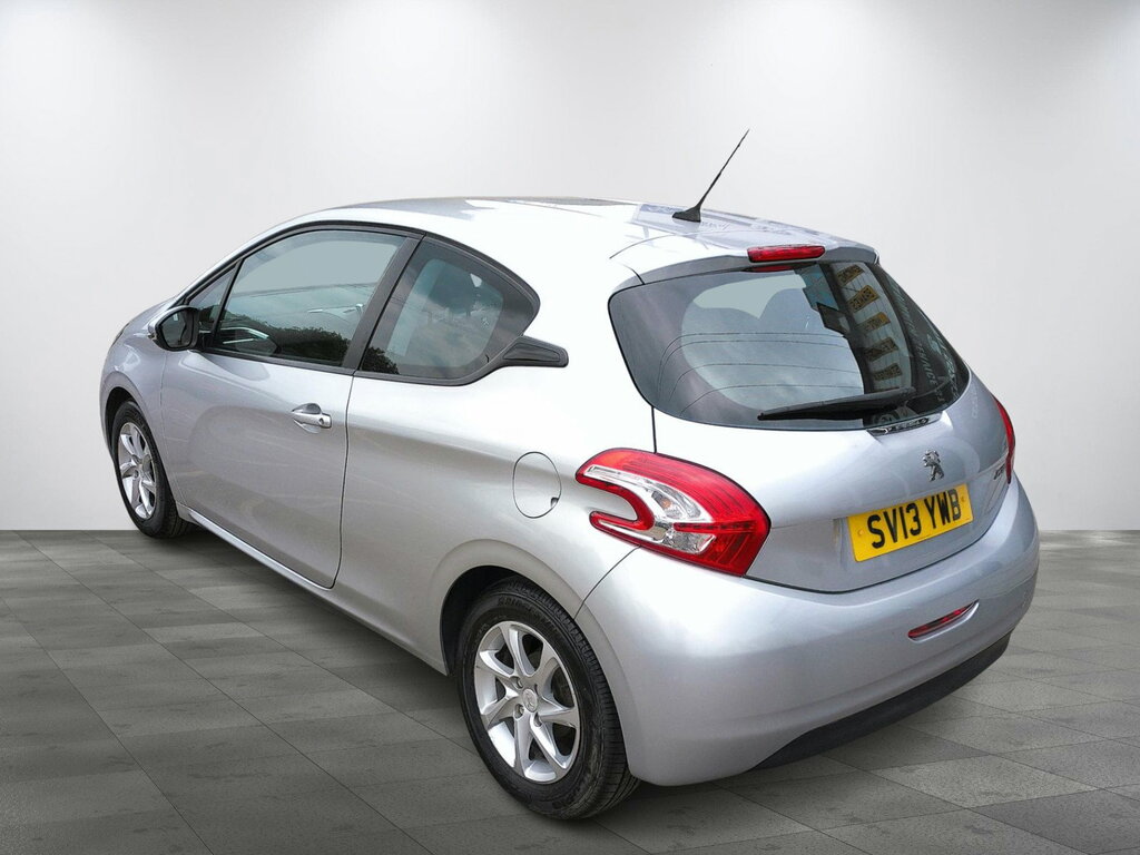 Peugeot 208 1.2L Active Hatchback Euro 5 82 SV13YWB Silver #2