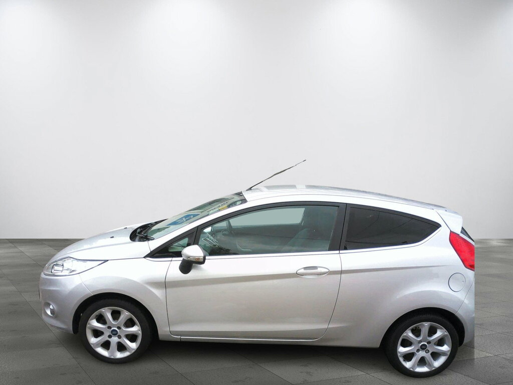 Ford Fiesta 1.6L Titanium Hatchback Euro 5 Silver #4
