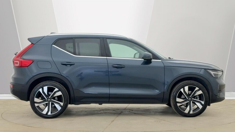 Volvo XC40 B4 Ultra Bright Blond Leather Sunroof Employees OV75CZN Blue #2