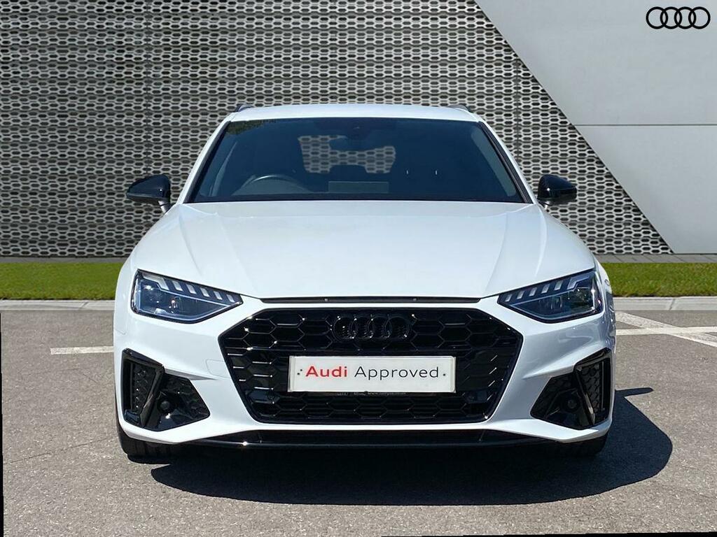Audi A4 Avant Avant Black Edition 40 Tfsi 204 Ps S Tronic GV72KLE White #5