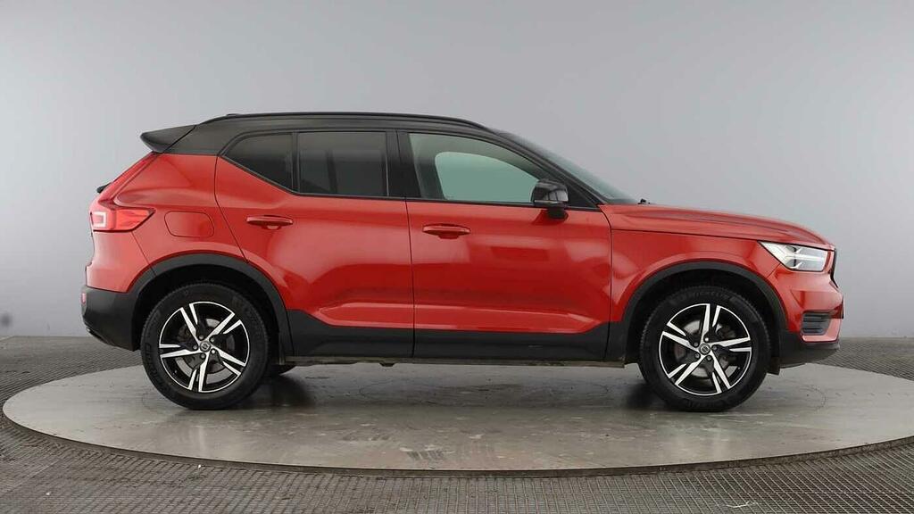 Volvo XC40 R-design B4 Mild Hybrid One Owner NK22LGV Red #2