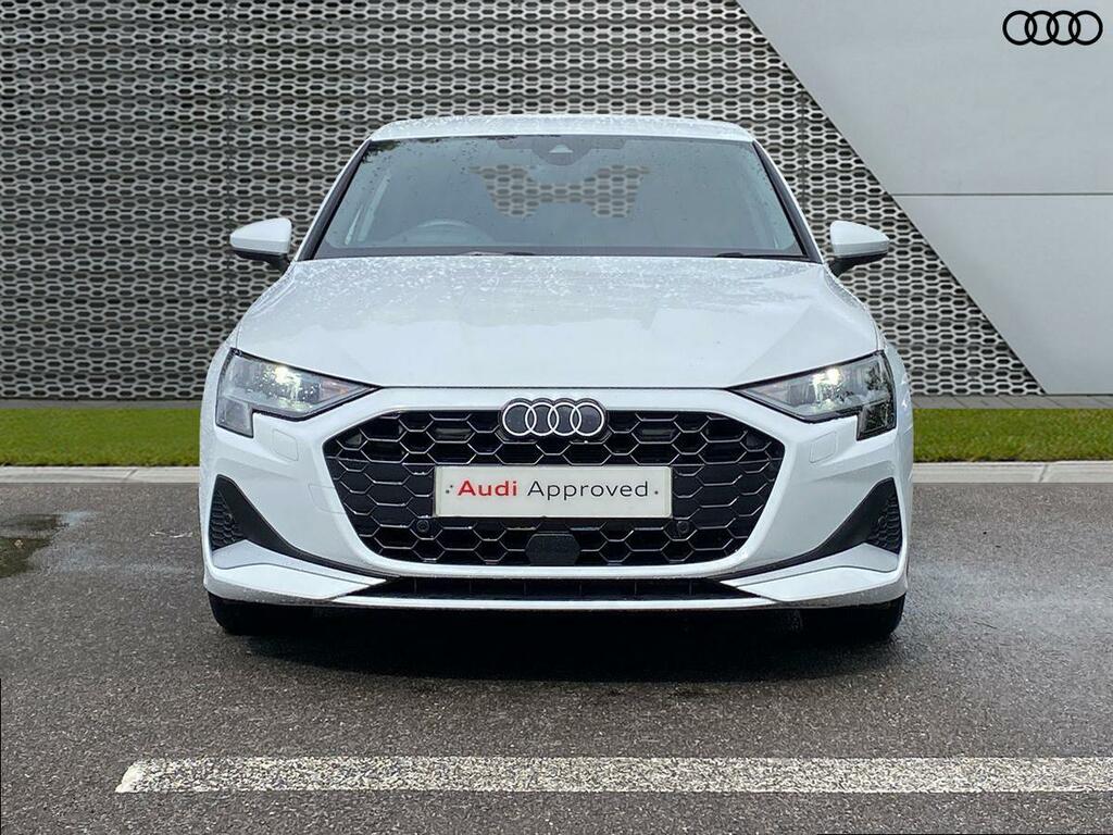 Audi A3 Sport 35 Tfsi 150 Ps S Tronic AV25VOH White #4
