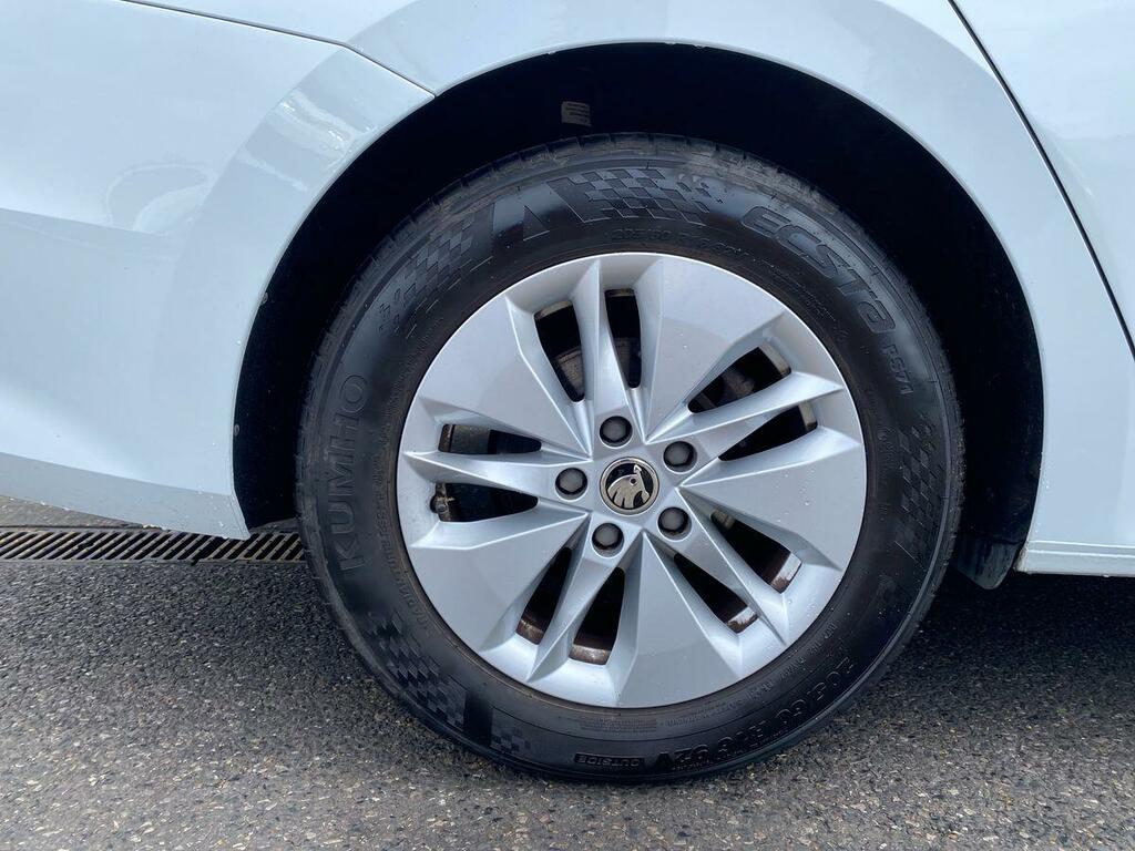 Skoda Octavia 1.0 Tsi E-tec Se Dsg White #6