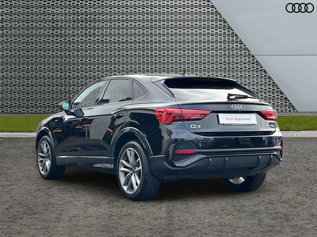 Audi Q3 1.5 Tfsi Cod 35 Black Edition Sportback S Tronic E Black #2