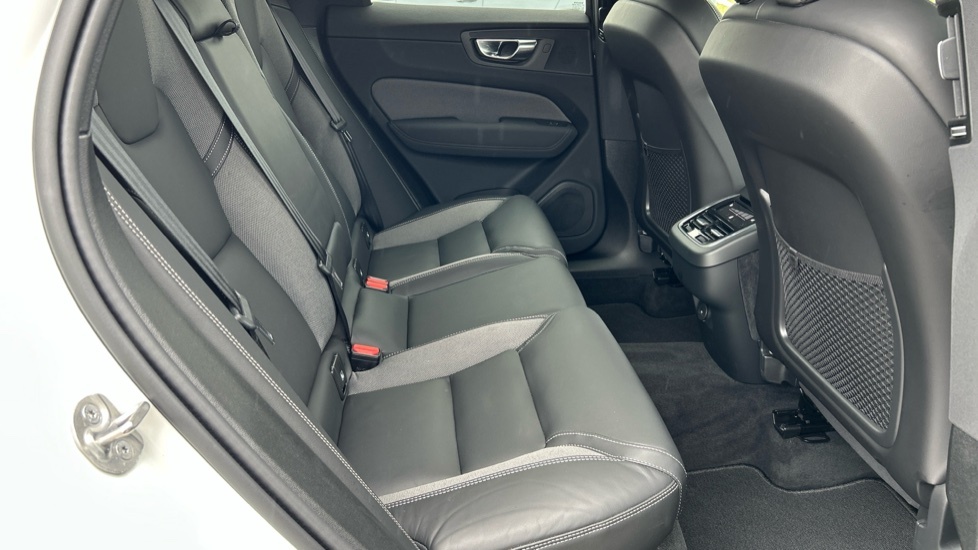 Volvo XC60 B5 Awd Black Edition Plus Very Low Miles Awesome MT75NHX White #6