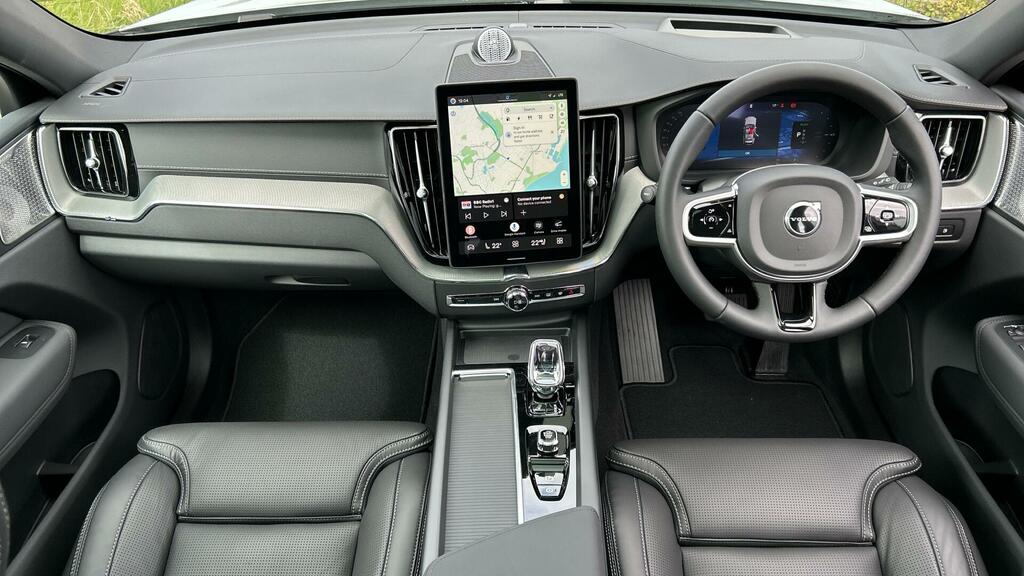 Volvo XC60 Black Edition Ultra T8 Awd Plug-in Hybrid GU26RKK Grey #5