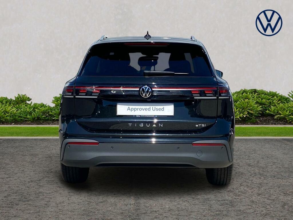 Volkswagen Tiguan 1.5 Etsi 150 Match Dsg Black #4