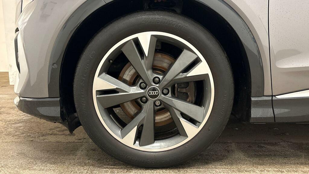 Audi Q4 E Tron 40 S Line 82Kwh Grey #4