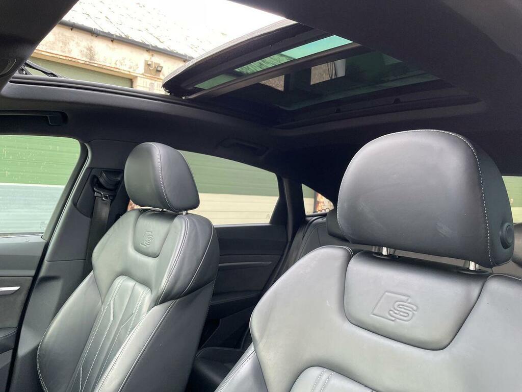 Audi E-tron Base Blue #31