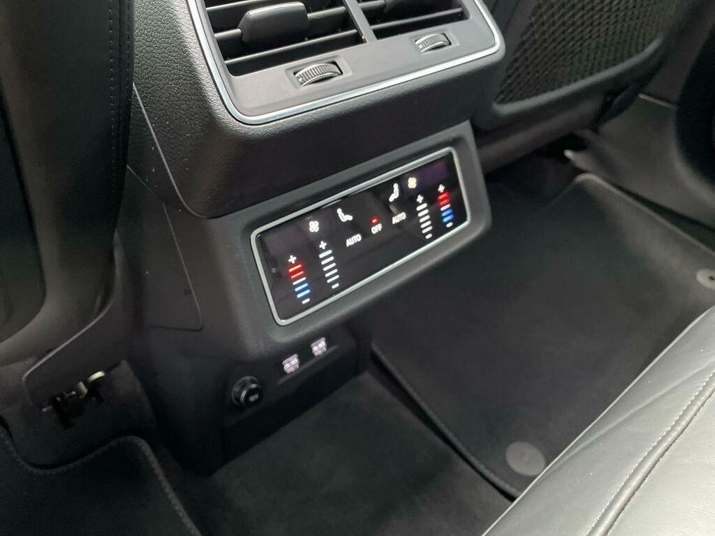 Audi E-tron Base Blue #37