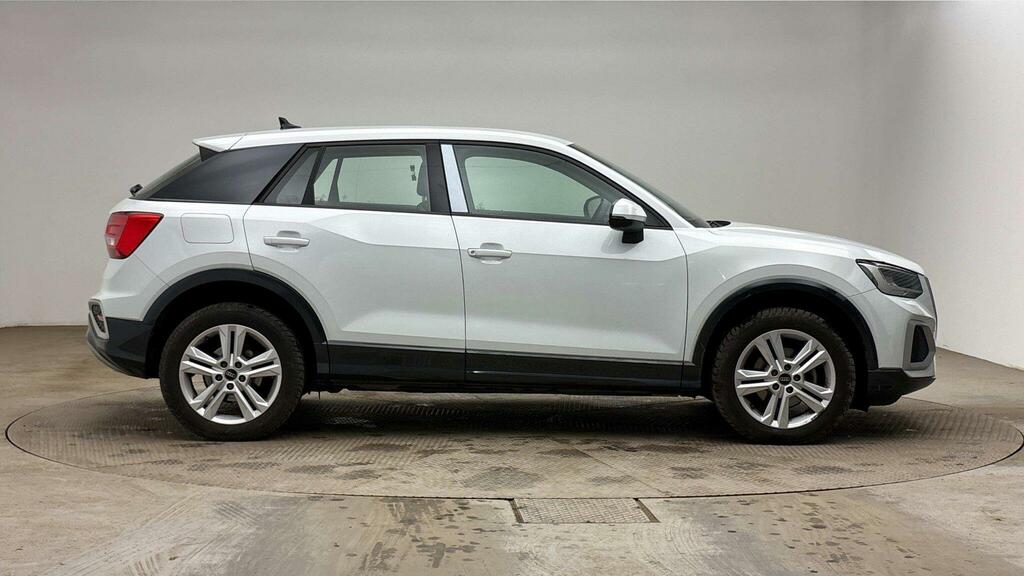 Audi Q2 Sport 35 Tfsi 150 Ps 6-Speed White #3
