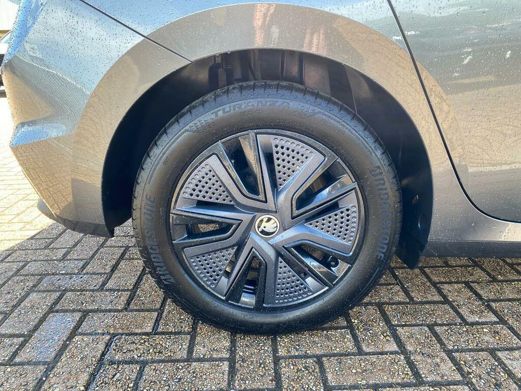 Skoda Fabia 1.0 Mpi Colour Edition Euro 6 Ss Grey #6