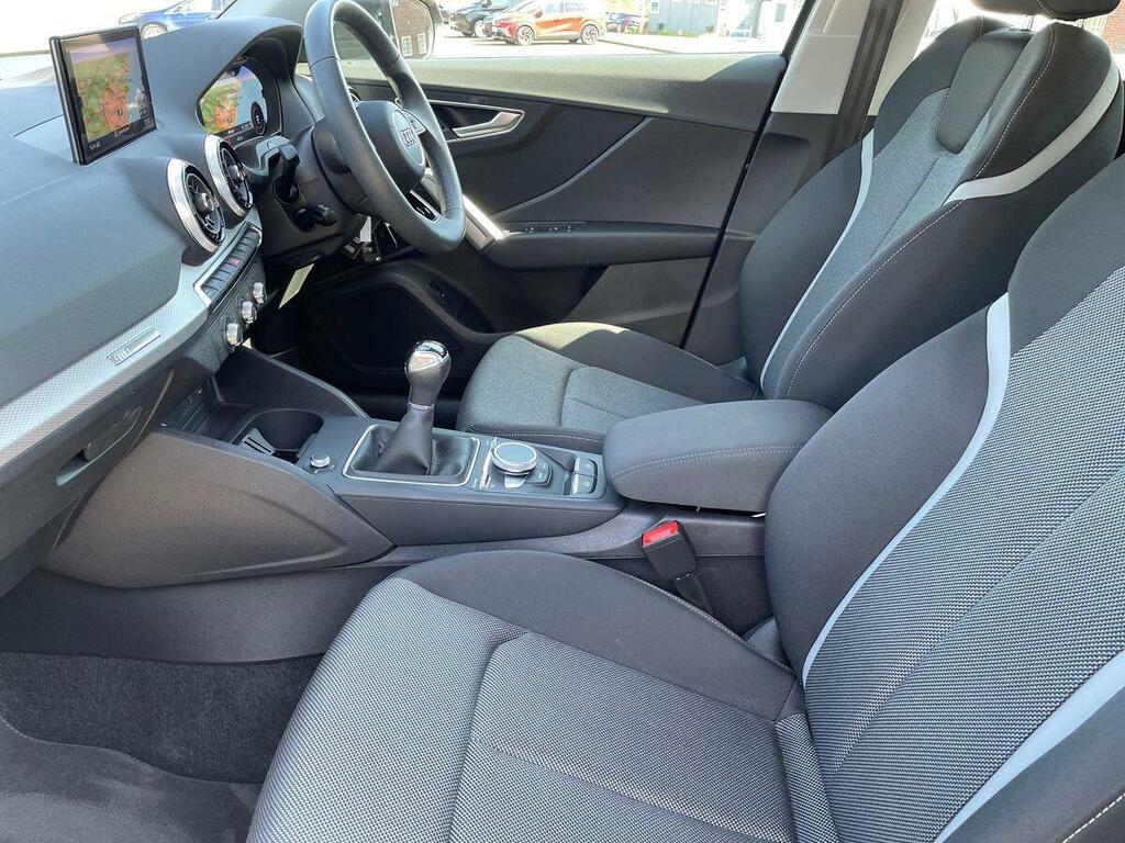 Audi Q2 35 Tfsi Black Edition S Tronic White #37