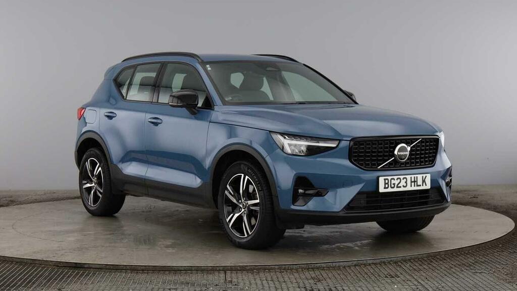 Volvo XC40 Plus B3 Mild Hybrid Dark Low Mileage Blue