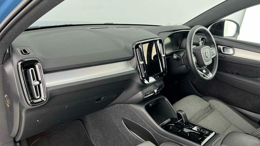Volvo XC40 Plus B3 Mild Hybrid Dark Low Mileage BG23HLK Blue #6