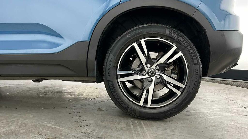 Volvo XC40 Plus B3 Mild Hybrid Dark Low Mileage BG23HLK Blue #4