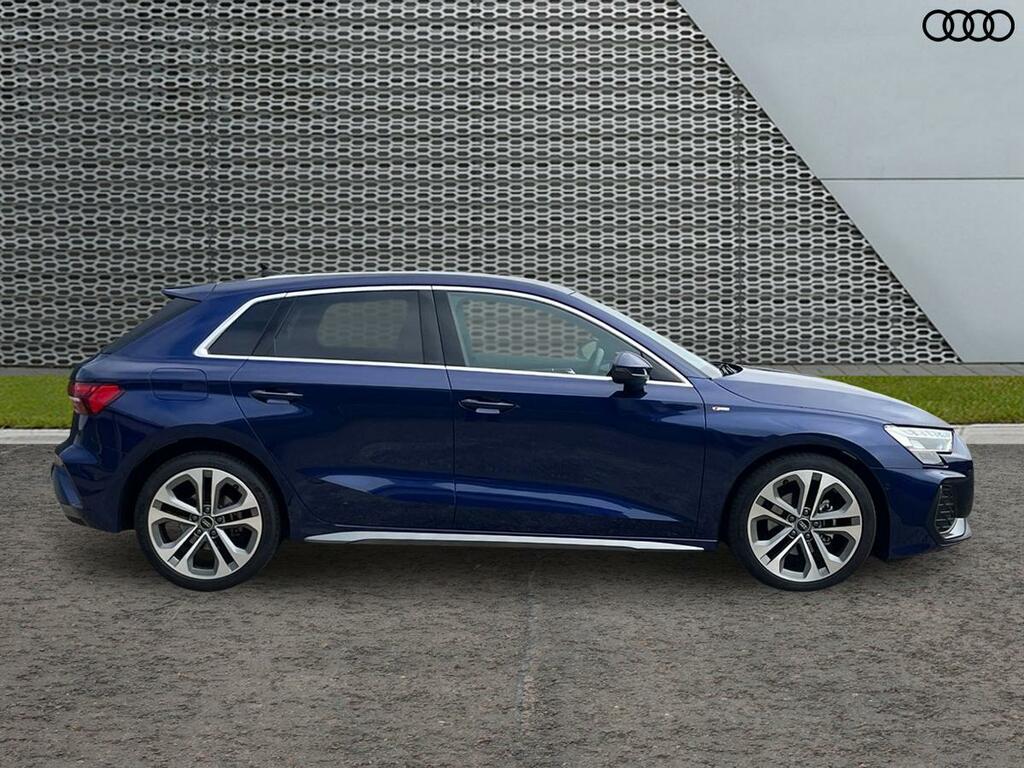 Audi A3 1.5 Tfsi 35 S Line Sportback S Tronic E Blue #4