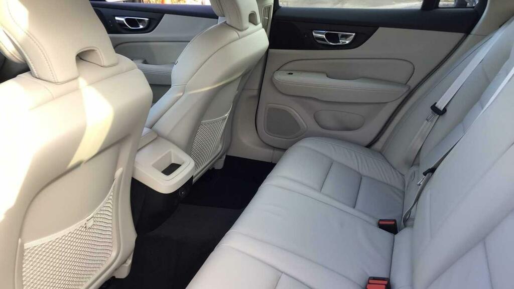 Volvo V60 Momentum, B3 Mild Hybrid Grey #52