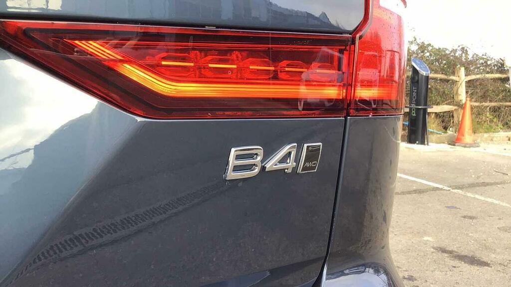 Volvo V60 Momentum, B3 Mild Hybrid Grey #26
