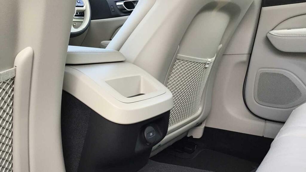 Volvo V60 Momentum, B3 Mild Hybrid Grey #50