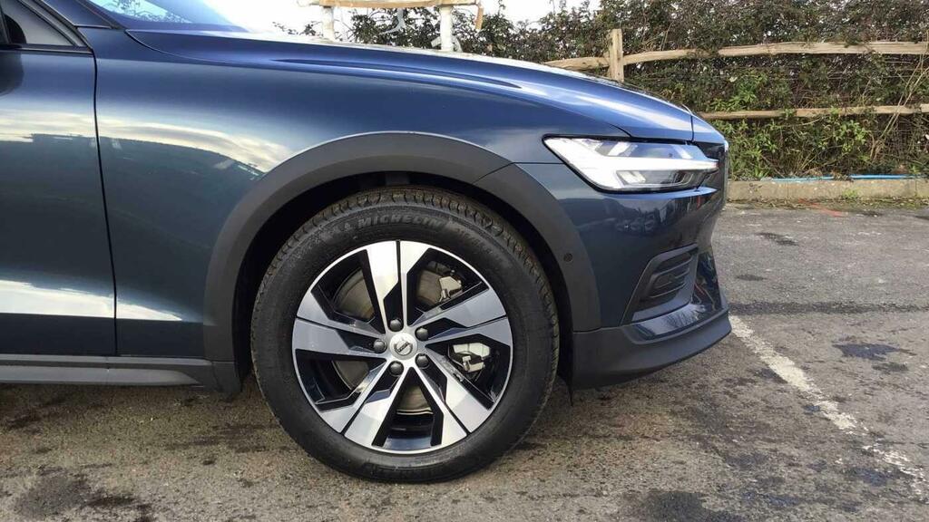 Volvo V60 Momentum, B3 Mild Hybrid Grey #62