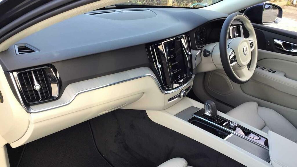 Volvo V60 Momentum, B3 Mild Hybrid Grey #48