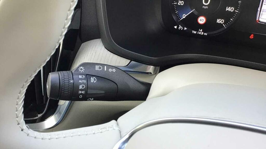 Volvo V60 Momentum, B3 Mild Hybrid Grey #57