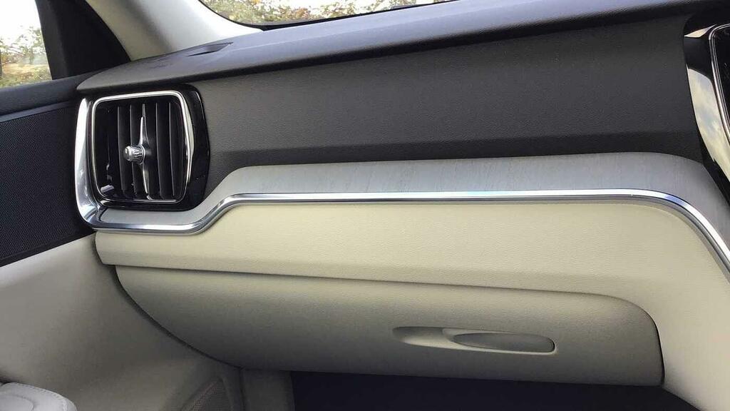 Volvo V60 Momentum, B3 Mild Hybrid Grey #17